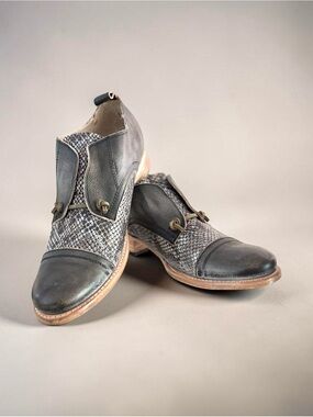 NEW IN BOX - FREEBIRD MABEL BRONZE with BRONZE/BLUE SNAKESKIN  SZ 10